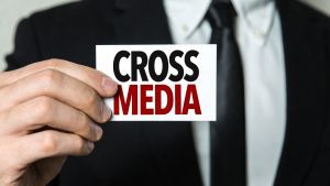 Cómo elaborar una campaña de Cross Media Advertising
